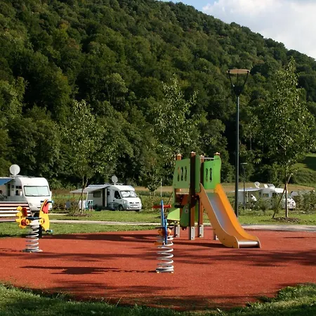 Ulvf Le Domaine D'aucroix Camping